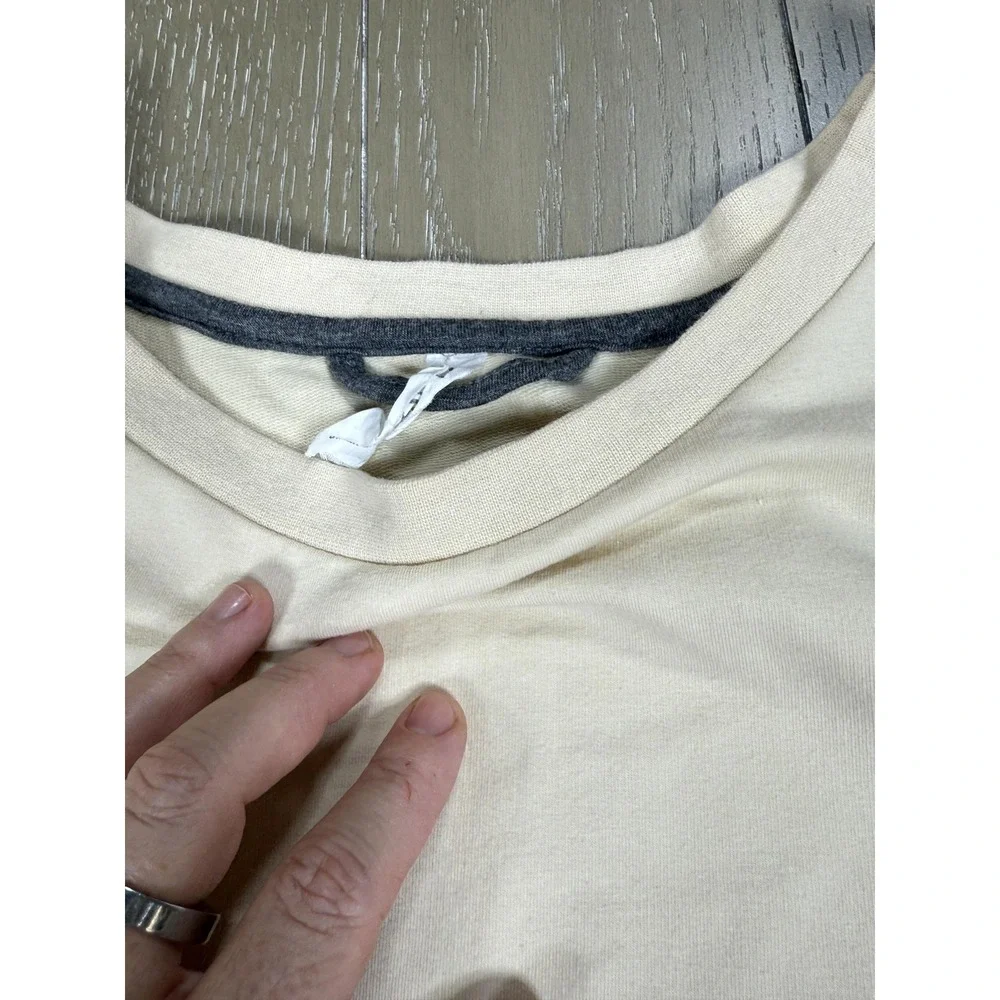 Vuori Cream Short Sleeve Sweatshirt - Picture 4 of 10